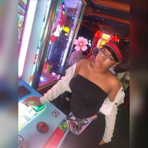 Meet your Posher, Joy